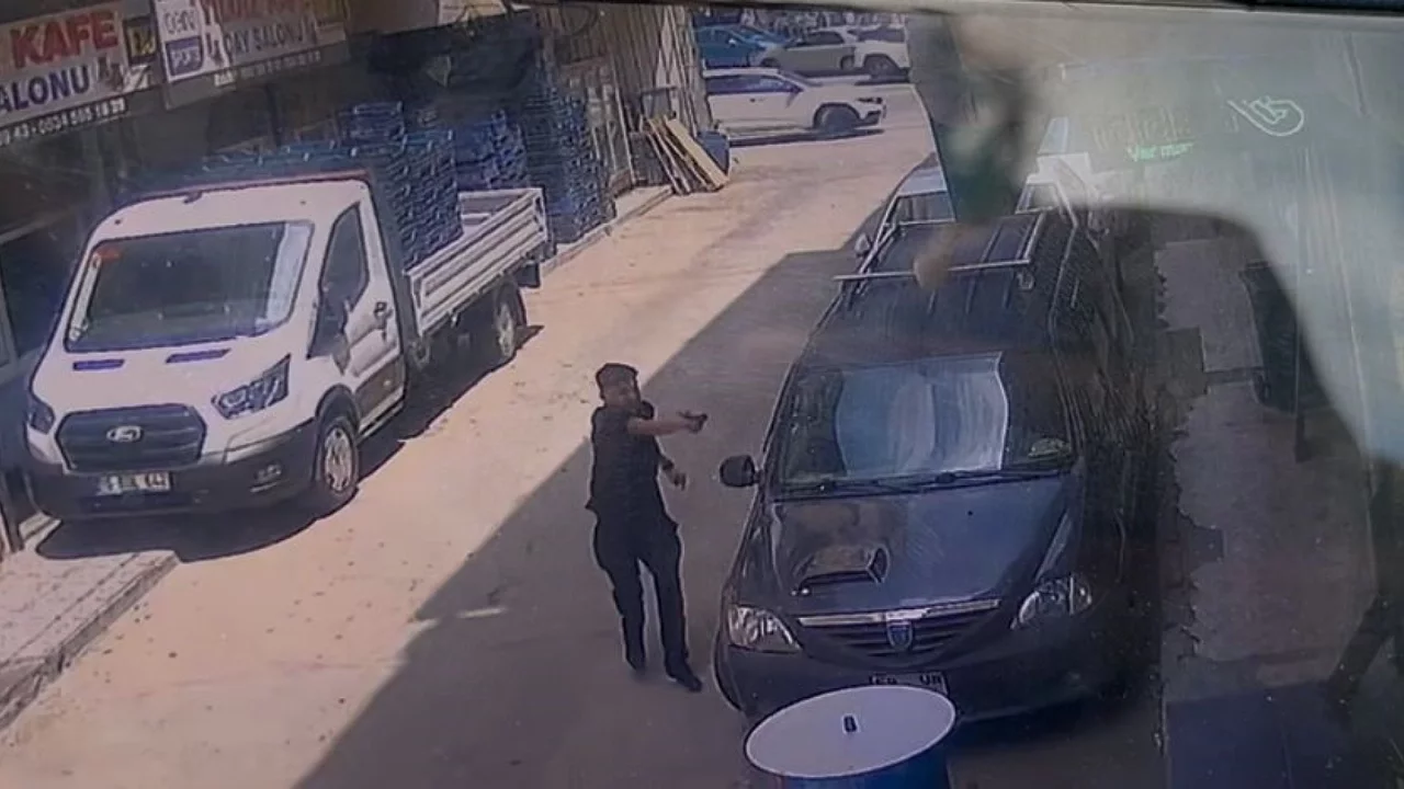 Bursa'da "yan bakma" kavgası silahlı saldırıya dönüştü: 2 yaralı