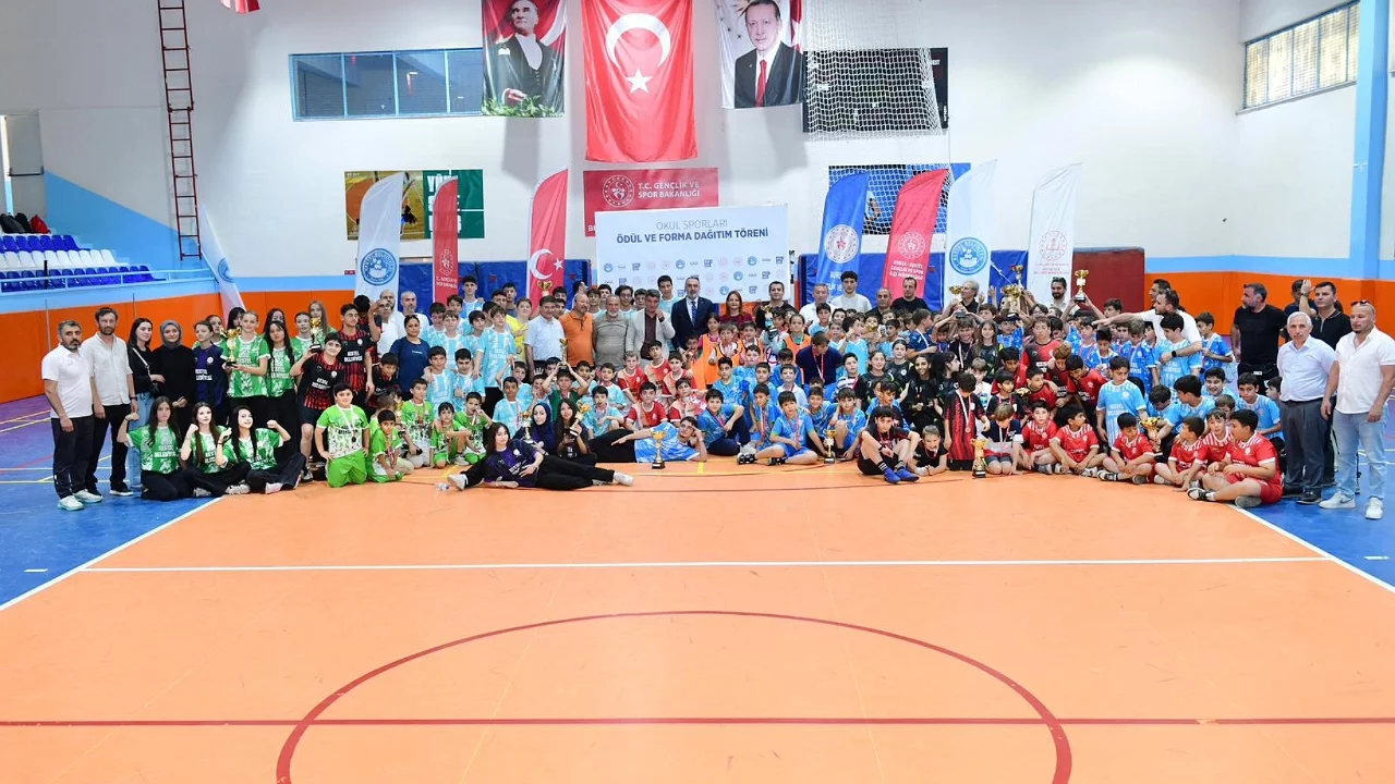 Kestel Belediyesi'nden Genç Sporculara Çifte Destek