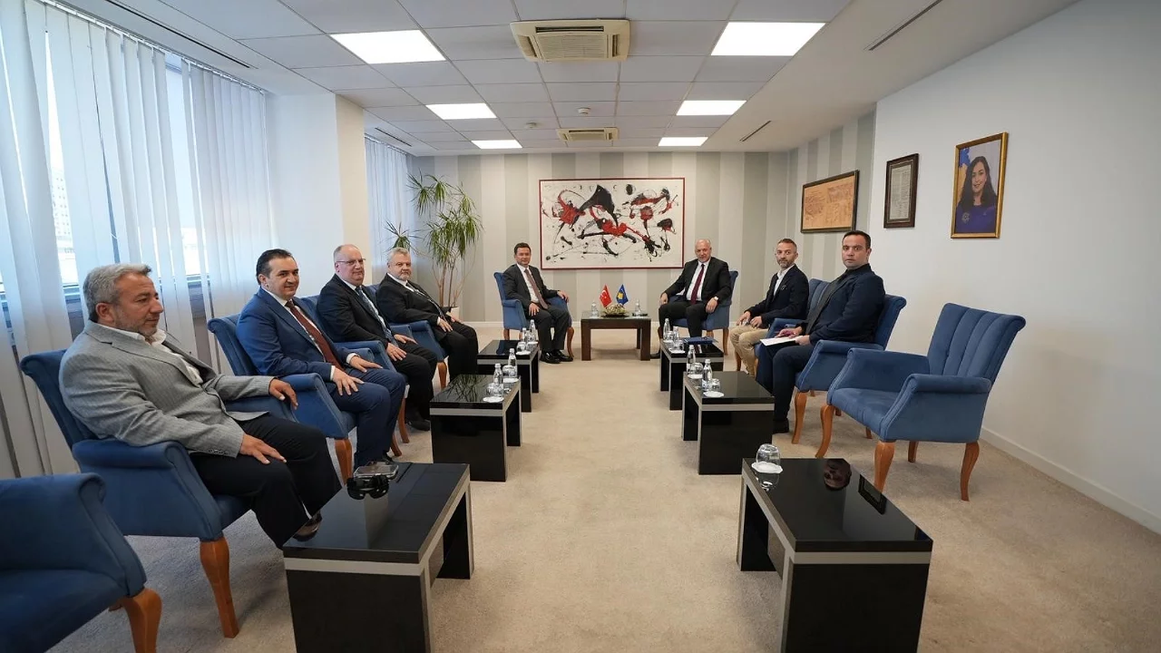 Başkan Aydın Kosova'da önemli temaslarda bulundu