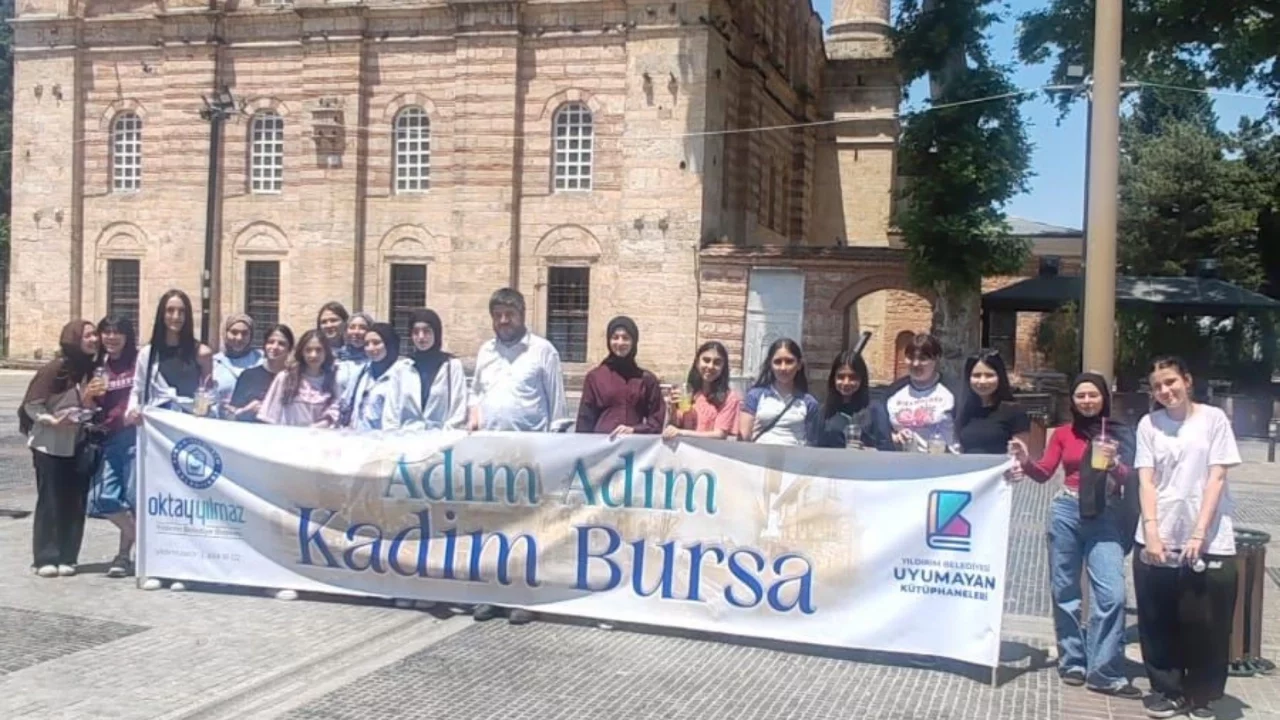 Yıldırımlı gençler tarihi yerinde keşfediyor