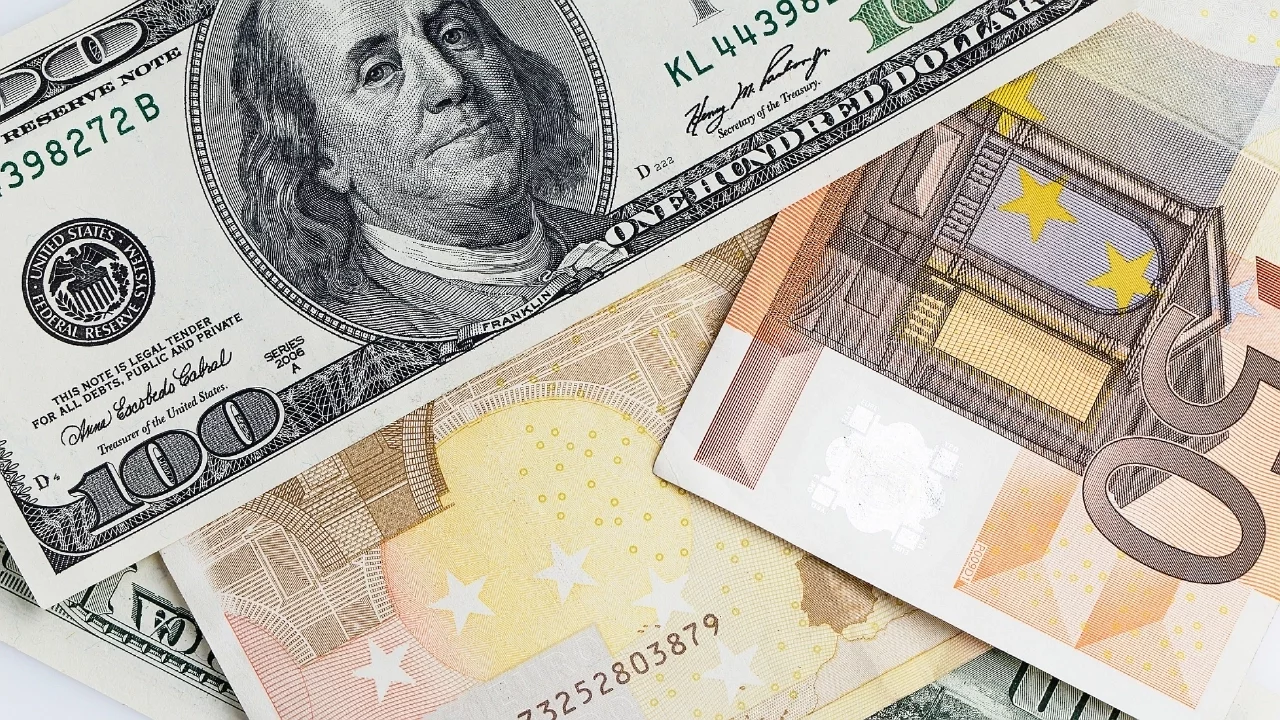 Döviz güne yükselişle başladı: Dolar 46,31 TL, euro 53,95 TL seviyesinde