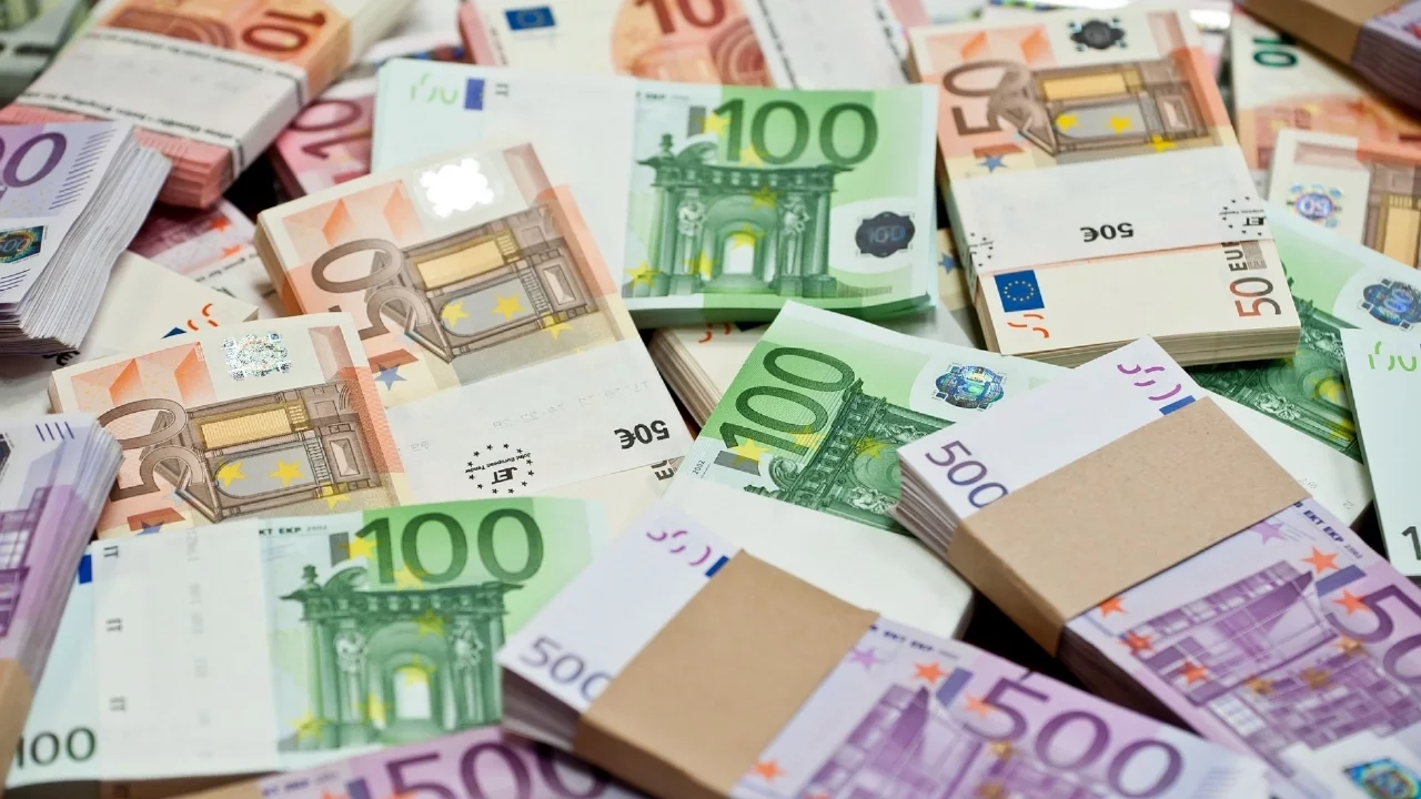 Dolar ve euro güne yükselişle başladı