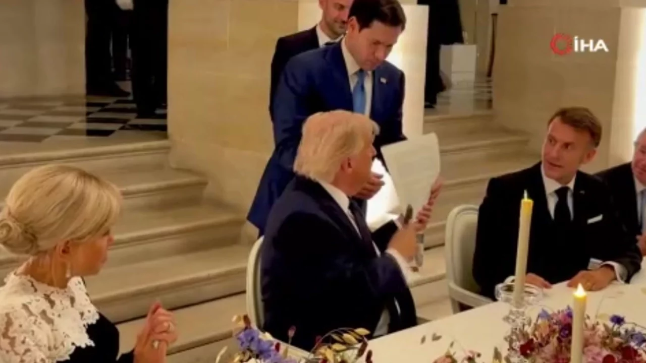 Trump, İran anlaşmasını Macron ile birlikte imzaladı