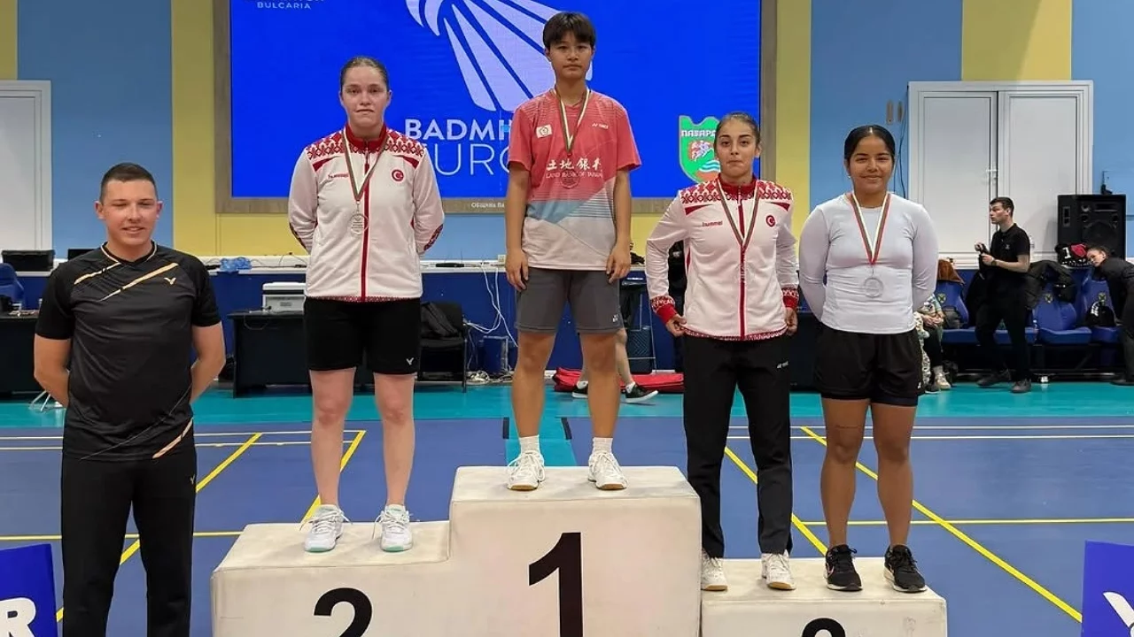 Badmintonda Osmangazi'ye Çifte Madalya