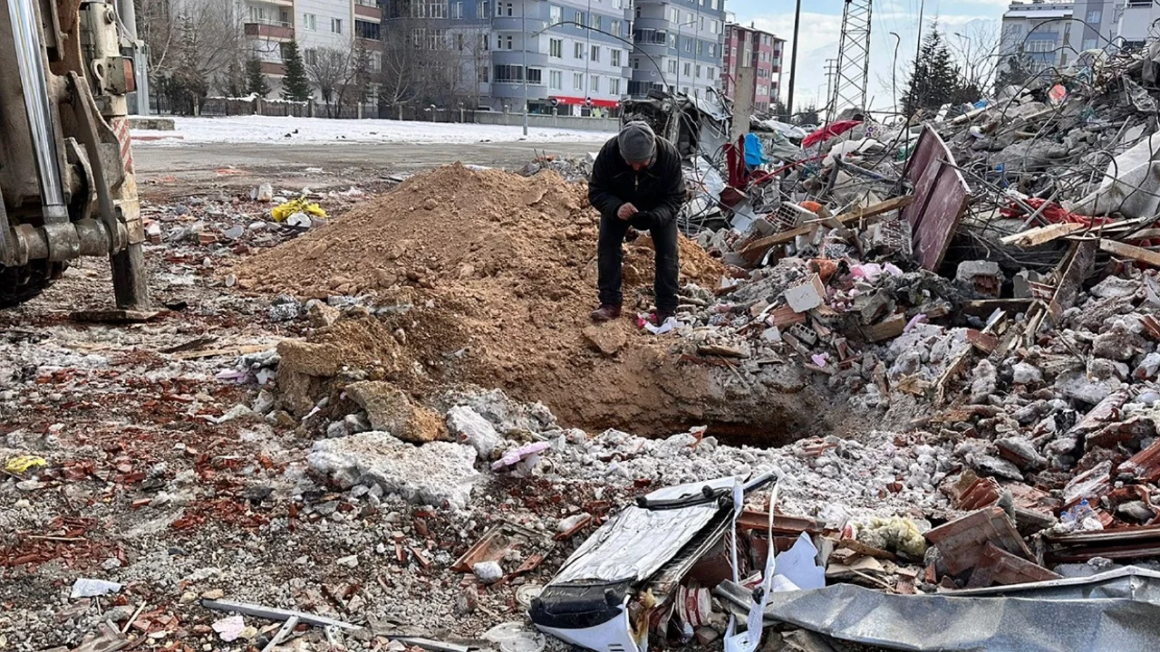 Depremde 4 kişinin öldüğü davada karar: 'Saygılı tutum' indirimi tartışma yarattı