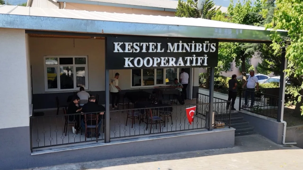 Kestel Belediyesi Yeni Mahalle Minibüs Durağını Baştan Sona Yeniledi
