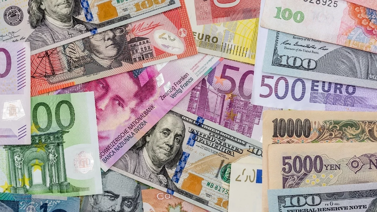 Dolar ve euro güne yükselişle başladı