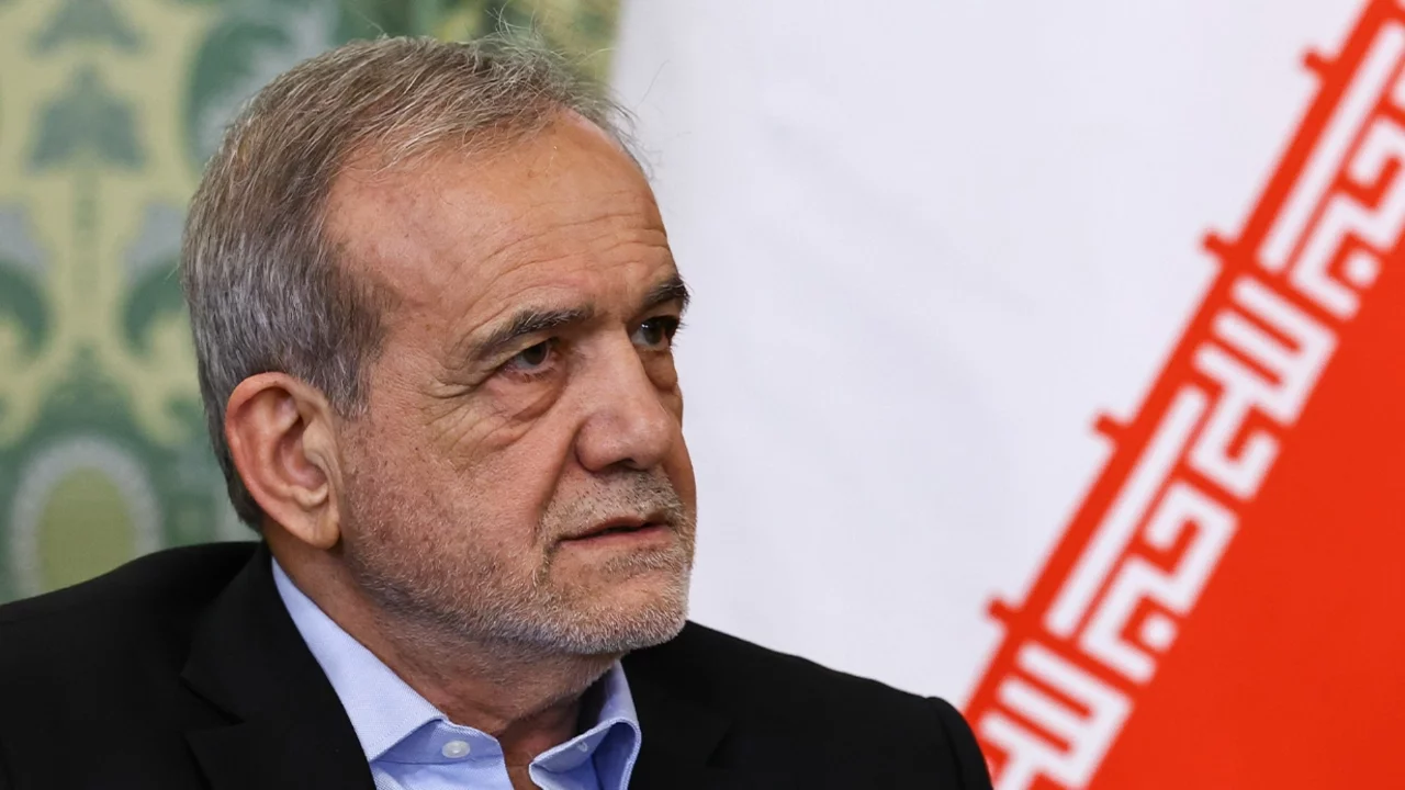 Pezeşkiyan: "Balistik füzeler müzakere konusu değil"