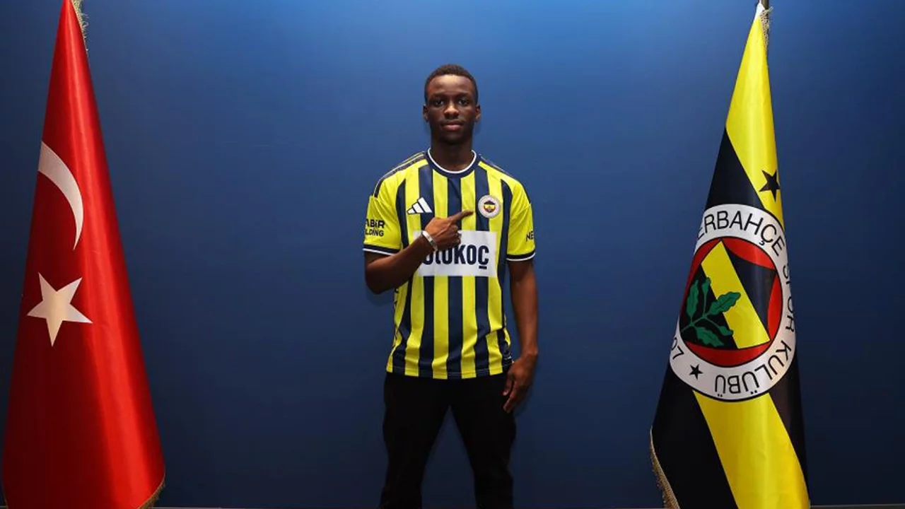 Fenerbahçe, Senegalli Yetenek Amara Dıouf'u Kadrosuna Kattı