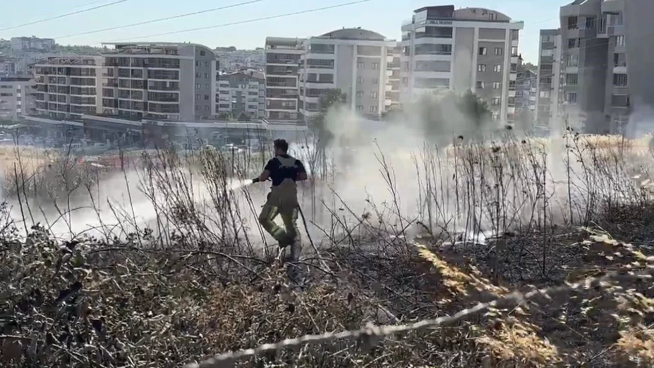 Yunuseli'nde Otluk Alanda Çıkan Yangın Büyümeden Söndürüldü