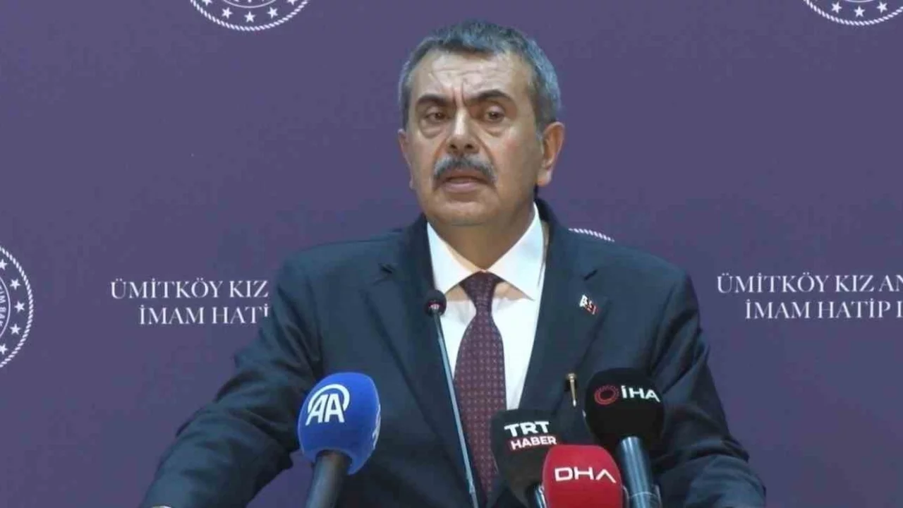 Bakan Tekin: "İmam Hatip Meslek Derslerini Branşlaştırma Çalışması Yürütüyoruz"