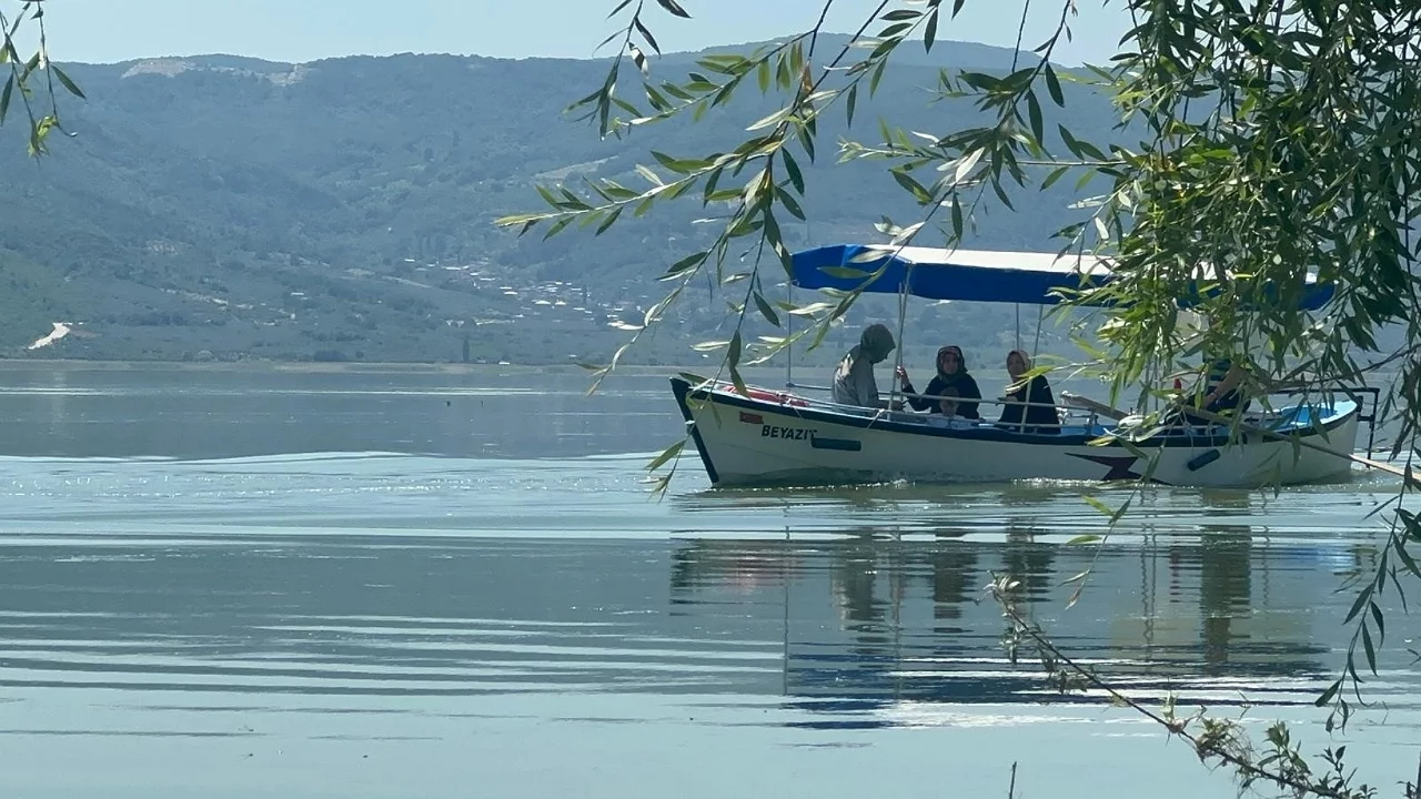 Bursa'da Uluabat Gölü çekildi: Gölyazı'da hayat normale döndü