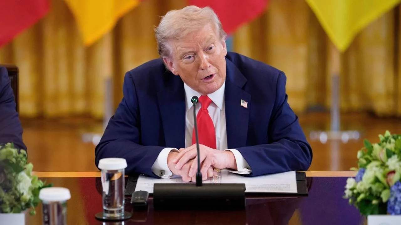 Trump'tan Avrupa'ya yüzde 100 gümrük vergisi tehdidi