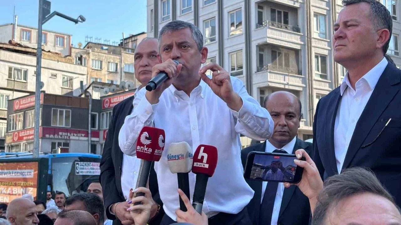 Özgür Özel: "Ya haksızlığı püskürteceğiz ya da yeni bir yol açacağız"