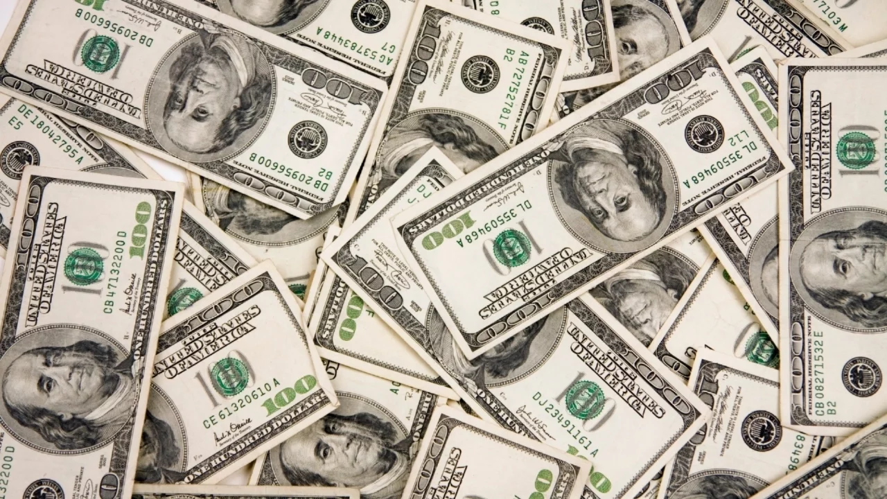 Dolar ve euro güne yükselişle başladı