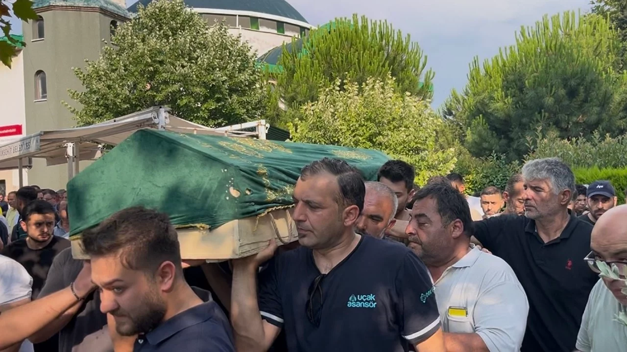 Bursa'da Yardıma Koştu, Canından Oldu: Furkan Alan Son Yolculuğuna Uğurlandı