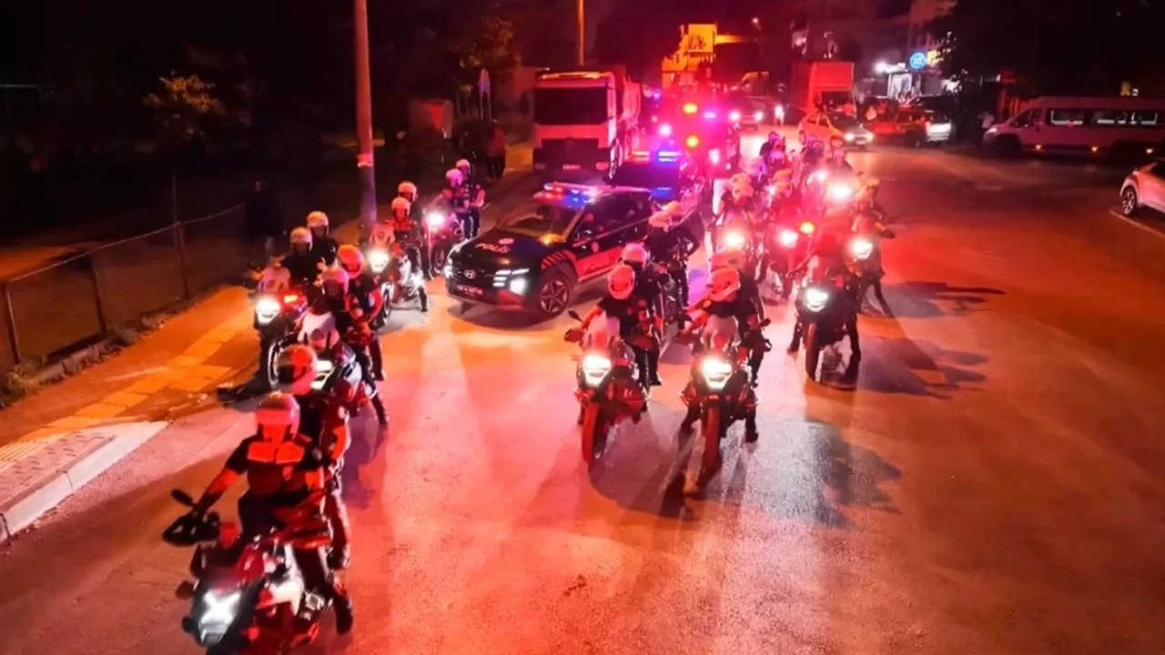 Bursa'da huzur uygulaması: 30 aranan şahıs yakalandı