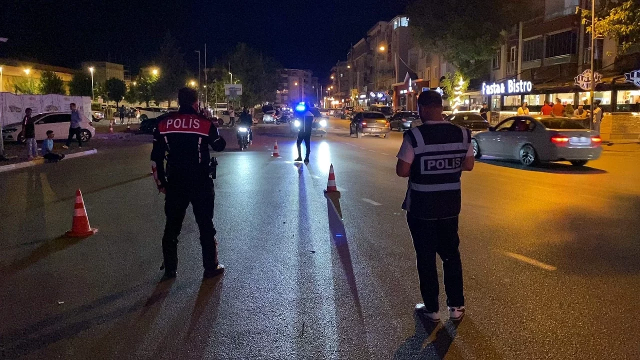 Bursa'da 200 polisle huzur uygulaması: 4 kişi yakalandı