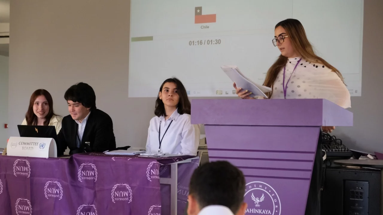 Şahinkaya Okulları Model Birleşmiş Milletler Konferansı'na ev sahipliği yaptı