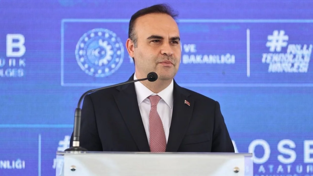 Bakan Kacır'dan yapay zeka girişimlerine 5 milyon liralık kredi desteği