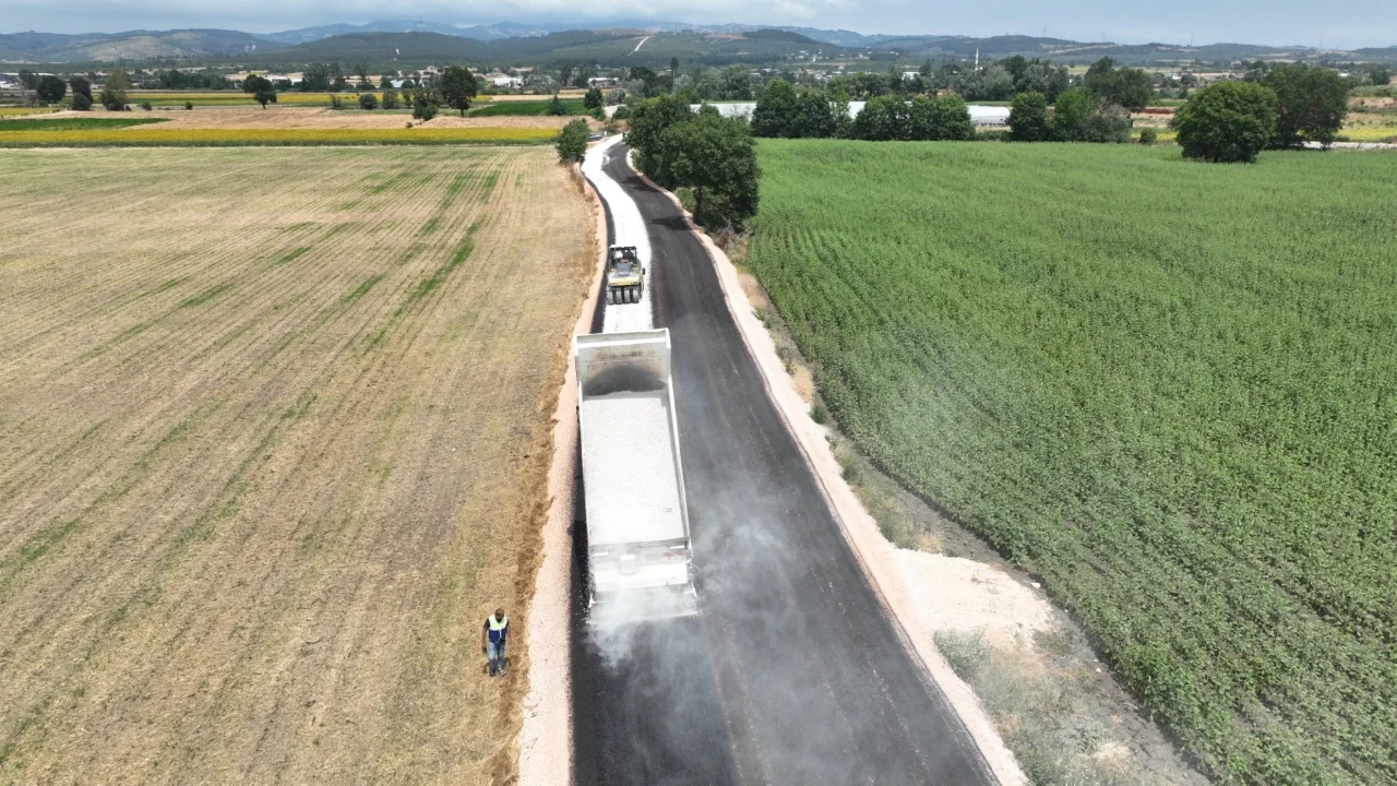 Büyükşehir, Nilüer'de yolları yeniliyor