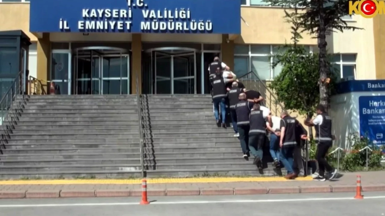 6 ilde ehliyet sınavı operasyonu: 15 şüpheli tutuklandı