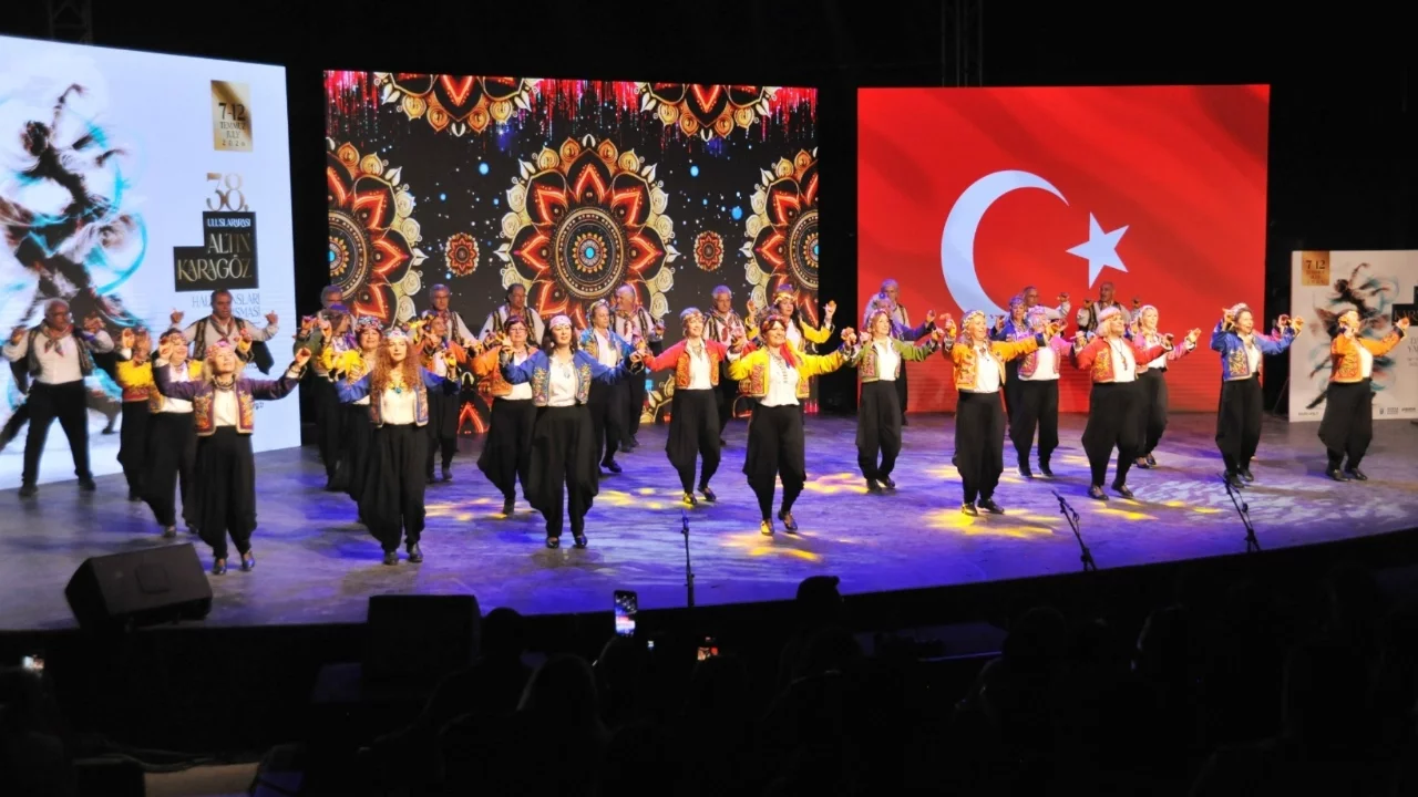 Altın Karagöz'de kültürlerin buluşması sürüyor