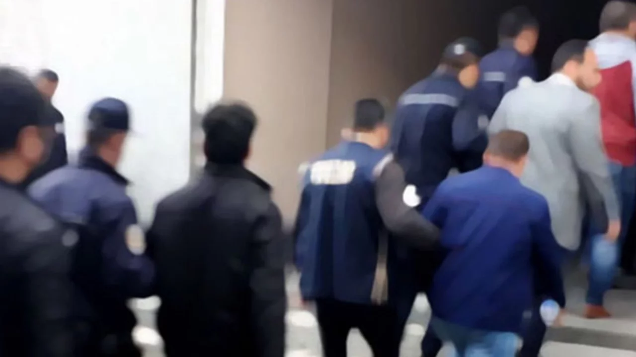 FETÖ'ye 81 ilde dev operasyon: 968 şüpheli hakkında işlem