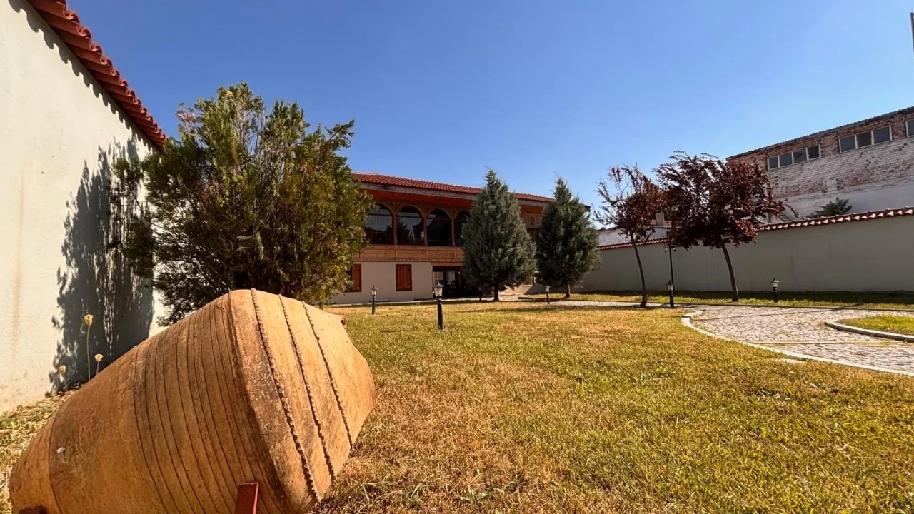 Yenişehir'in simgesi Şemaki Evi kapılarını yeniden ziyarete açıyor