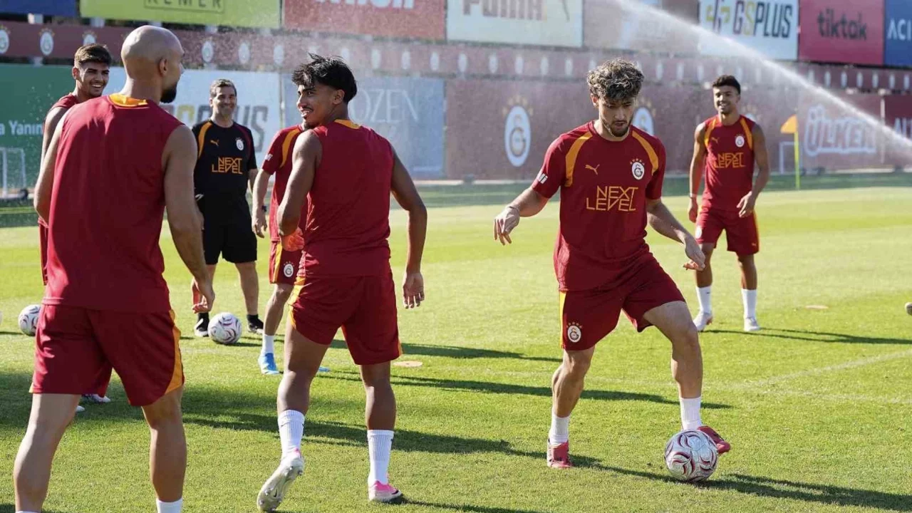 Galatasaray'da yeni sezon mesaisi sürüyor