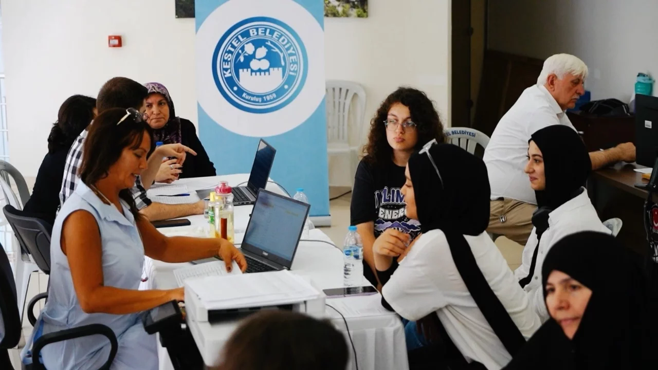 Kestel Belediyesi'nden geleceğe yön verecek ücretsiz tercih desteği başladı