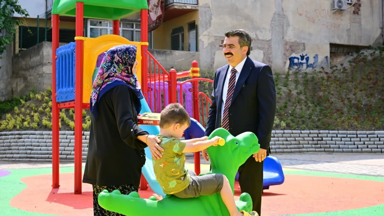 Yıldırım'da parklara yaz bakımı