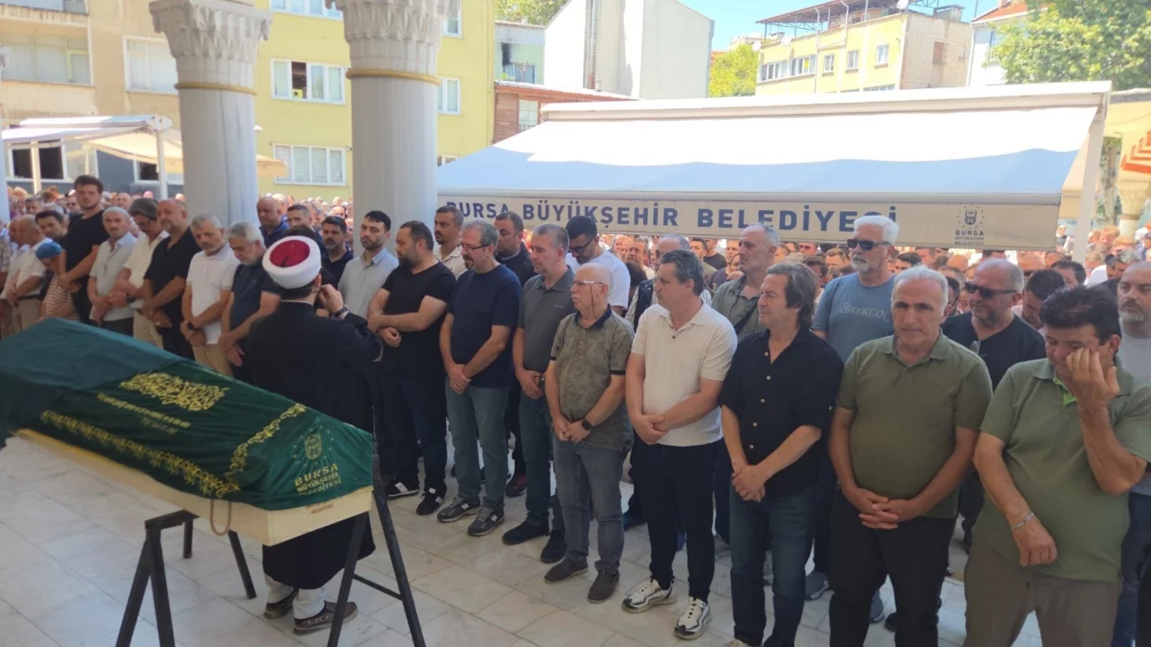 Bursa'da Lösemi Tedavisi Gören 13 Yaşındaki Eslem Melis Güneri Hayatını Kaybetti