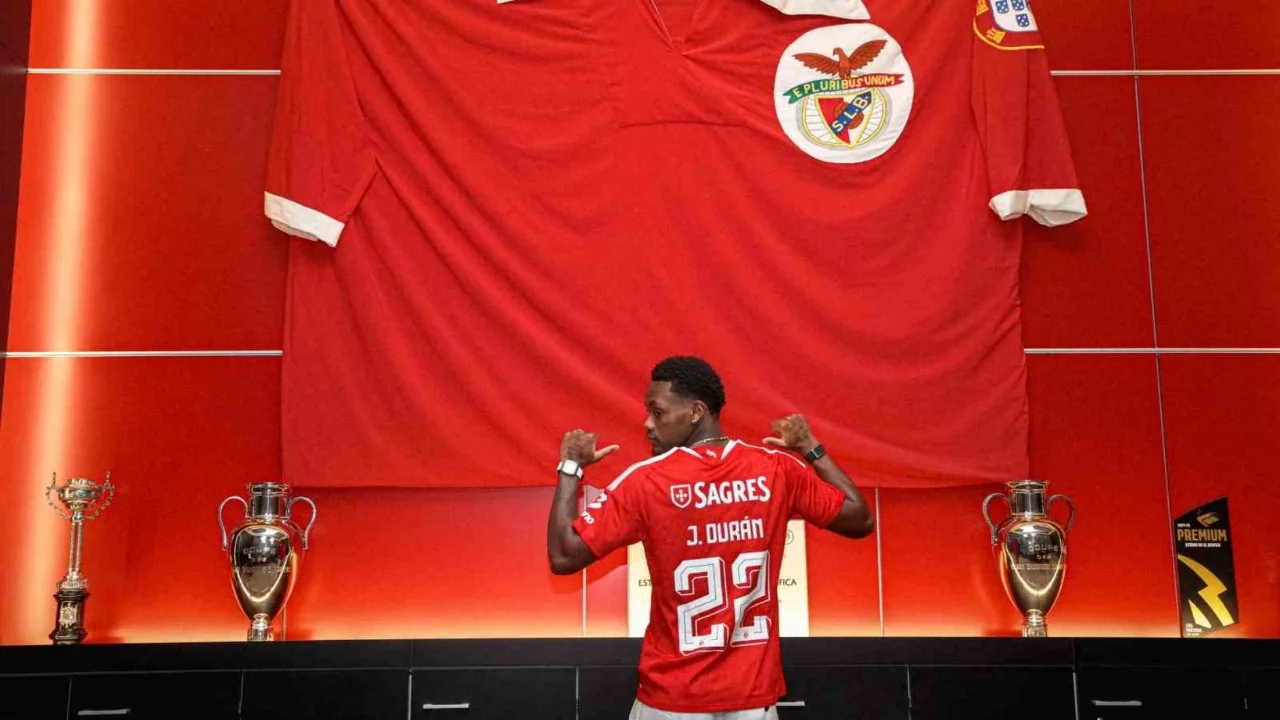 Benfica, Jhon Duran'ı Satın Alma Opsiyonuyla Kiraladı