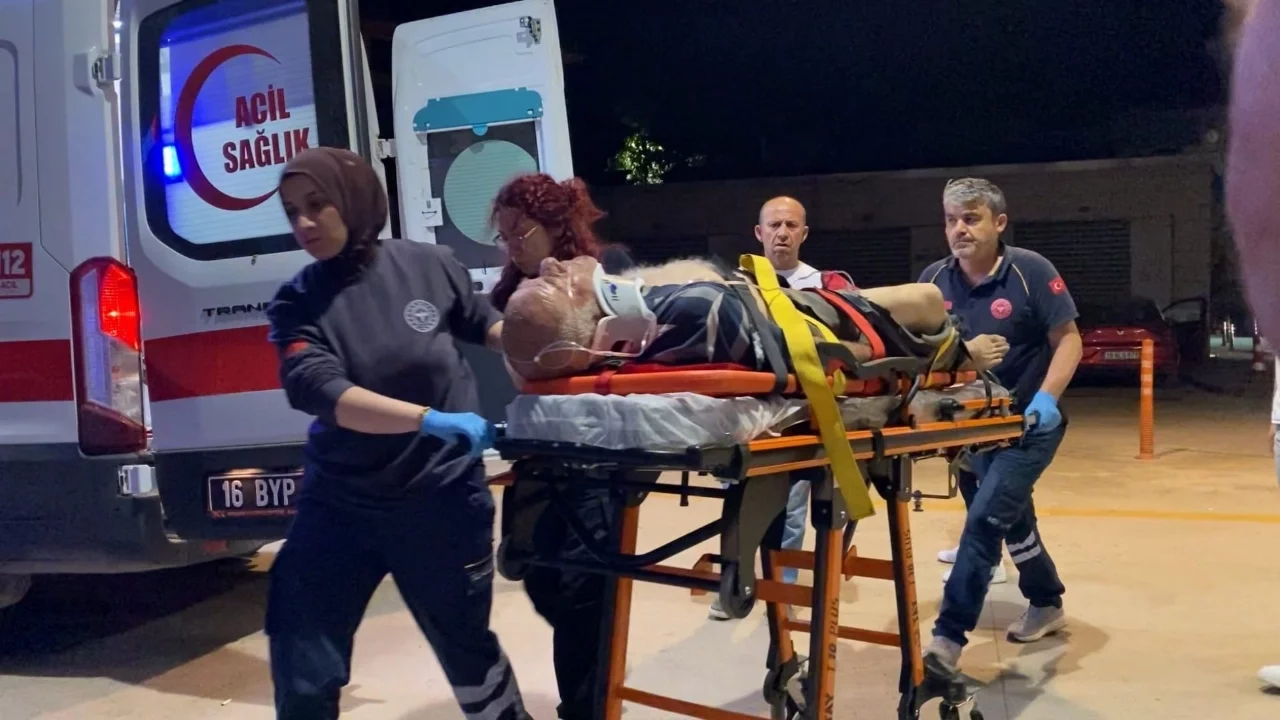 Bursa'da Traktör Devrildi: Sürücü Ağır Yaralandı