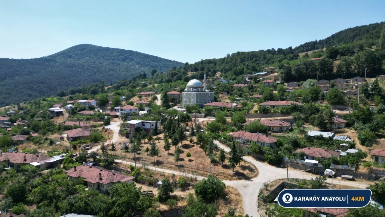 Büyükşehir Mustafakemalpaşa'da yolları yeniliyor