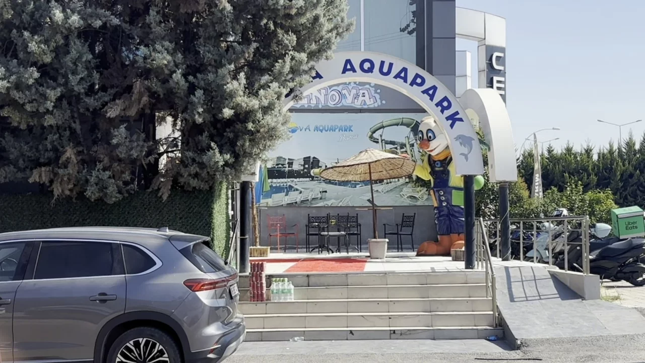 Bursa'da Aquaparkta Feci Kaza: 16 Yaşındaki Çalışan 10 Metreden Düştü