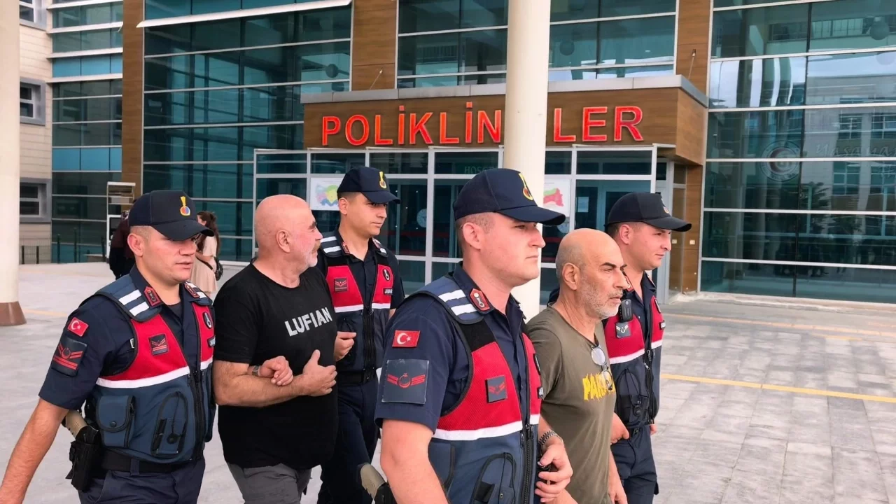 Bursa'da Gözaltına Alınan Yönetmen Ezel Akay Adliyeye Sevk Edildi