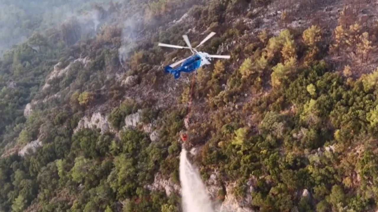 Orman Yangınına Gece Gündüz Müdahale: 5 Uçak, 14 Helikopter Görevde