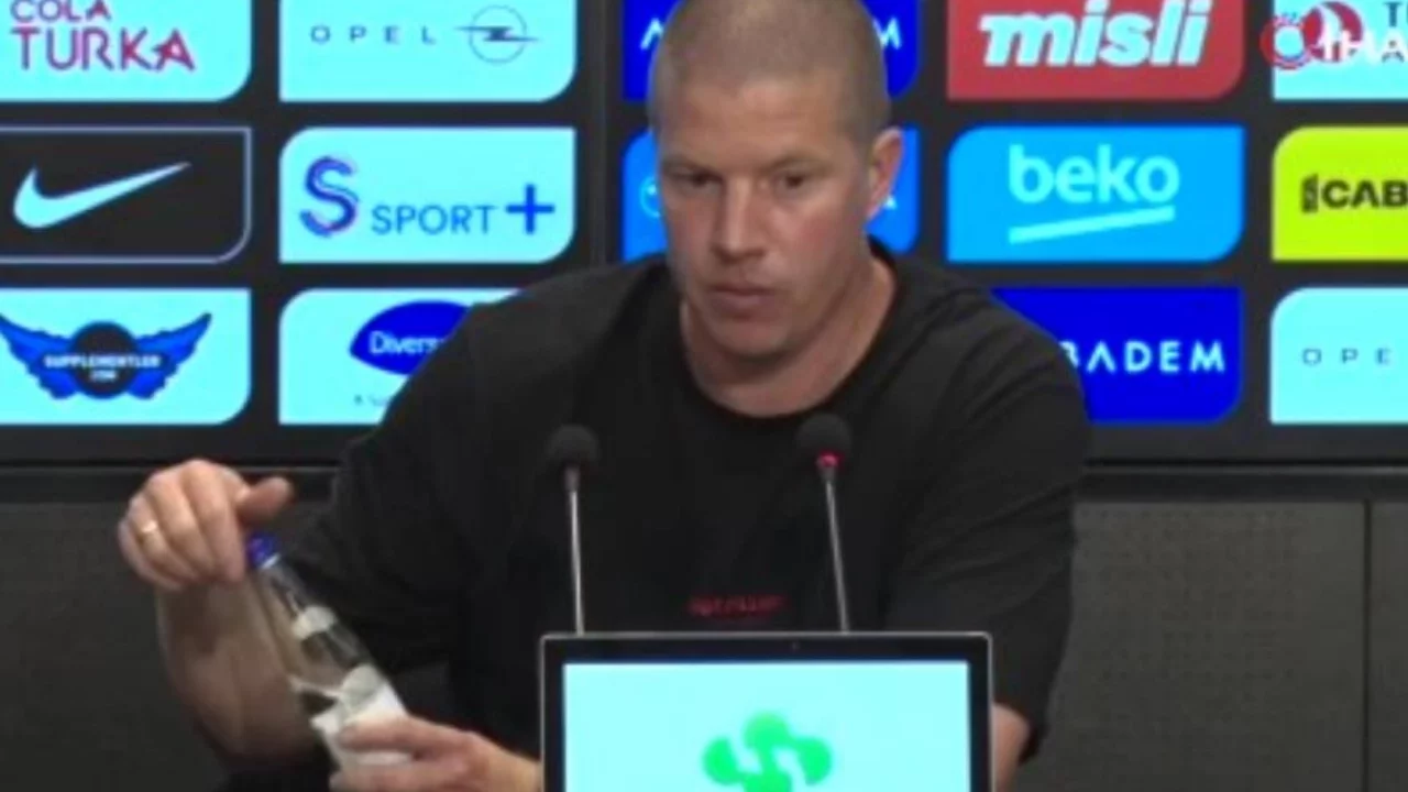 Midtjylland Teknik Direktörü'nden Beşiktaş Taraftarına Övgü