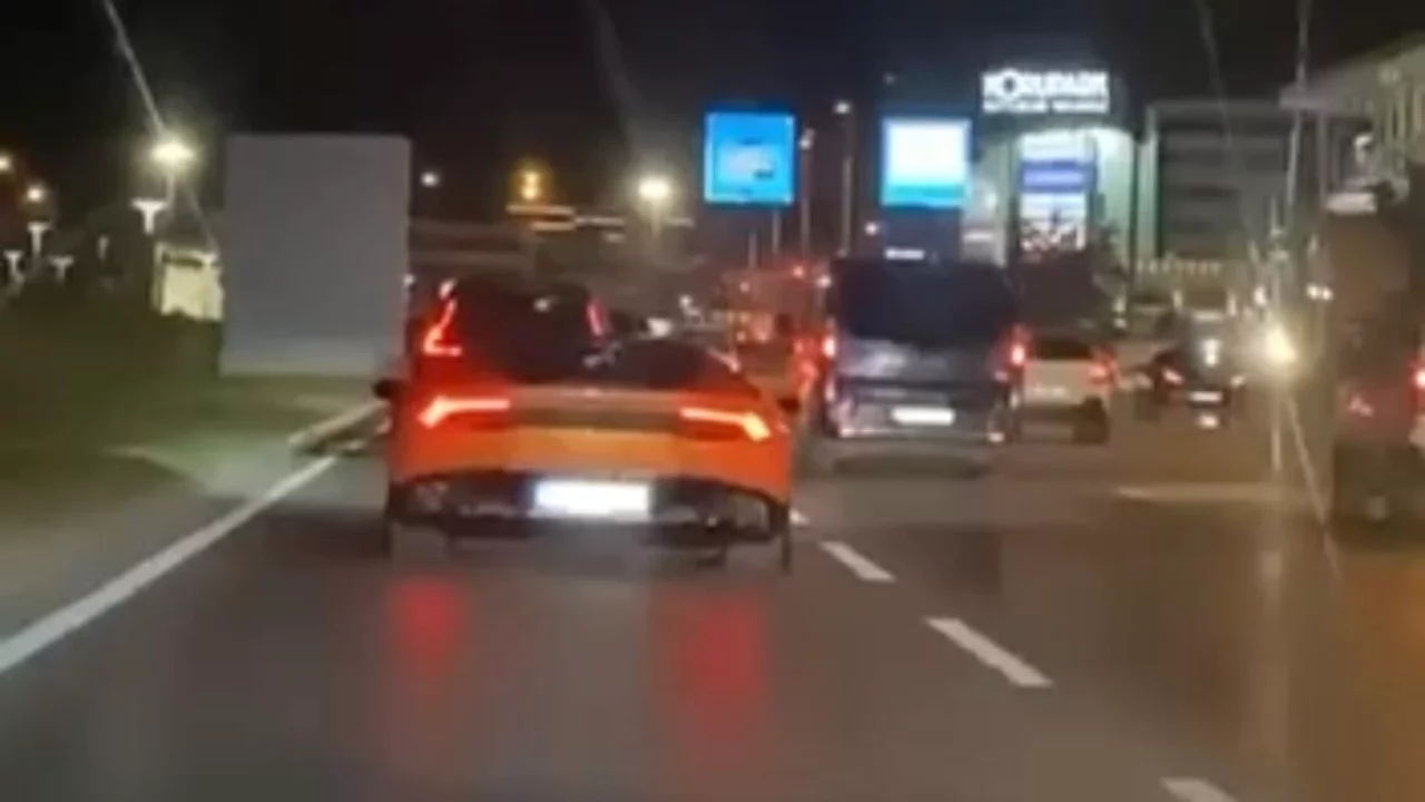 Bursa'da Lamborghini kazaya karıştı, sürücü kaçtı