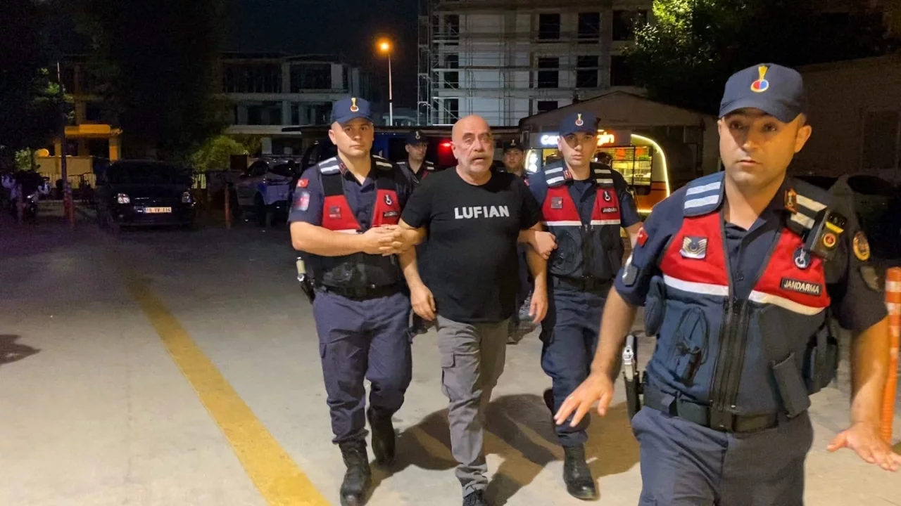 Bursa'da gözaltına alınan Ezel Akay'dan ilk açıklama