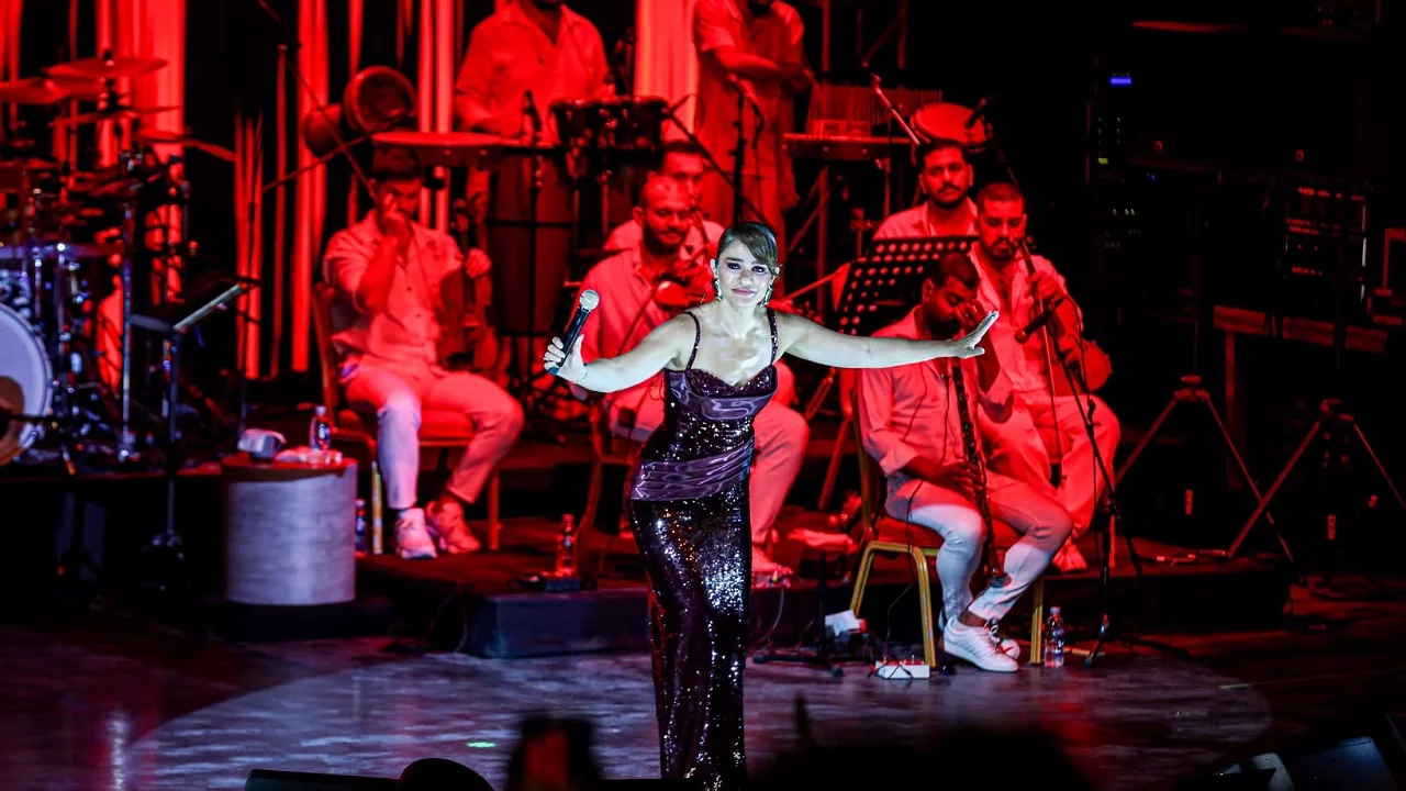 Açıkhava'da Derya Bedavacı rüzgarı