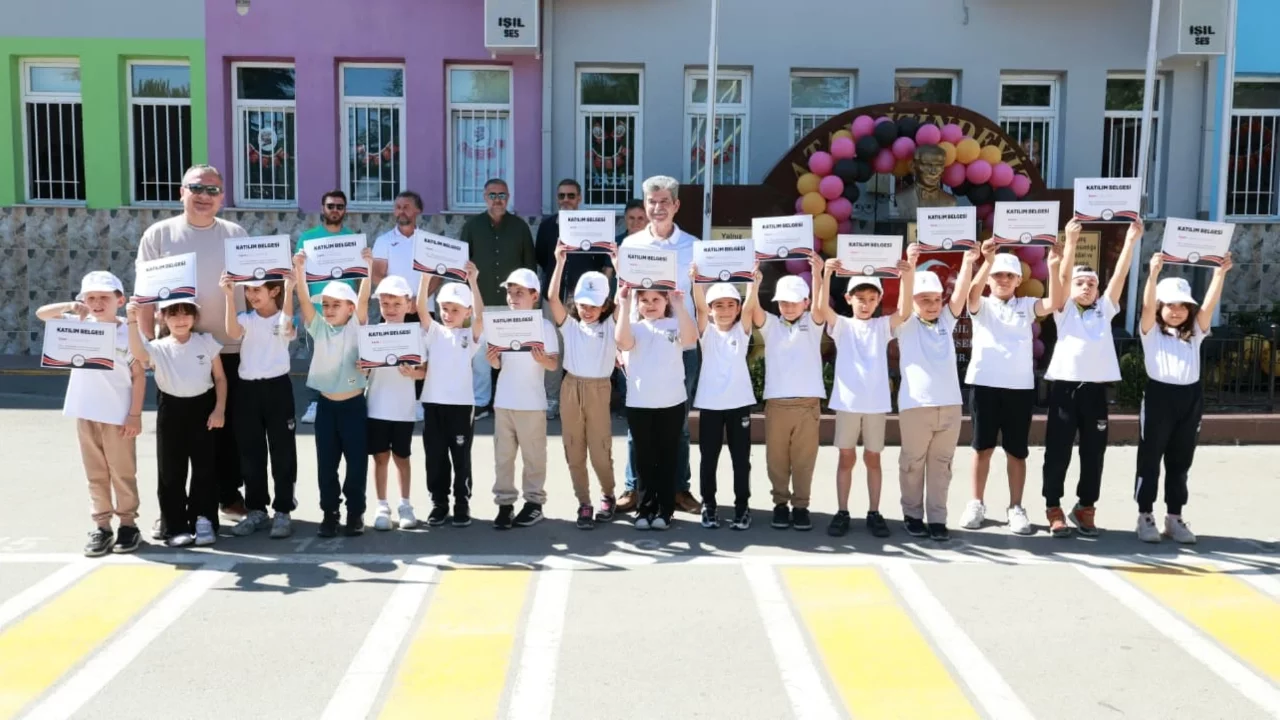 400 Öğrenciye Ücretsiz Tenis Eğitimi
