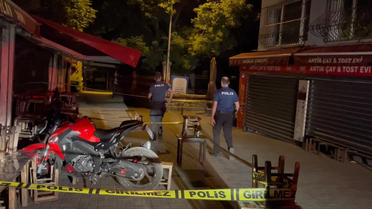 Bursa'da Gece Yarısı Silahlı Saldırı: Eve Kurşun Yağdırdılar