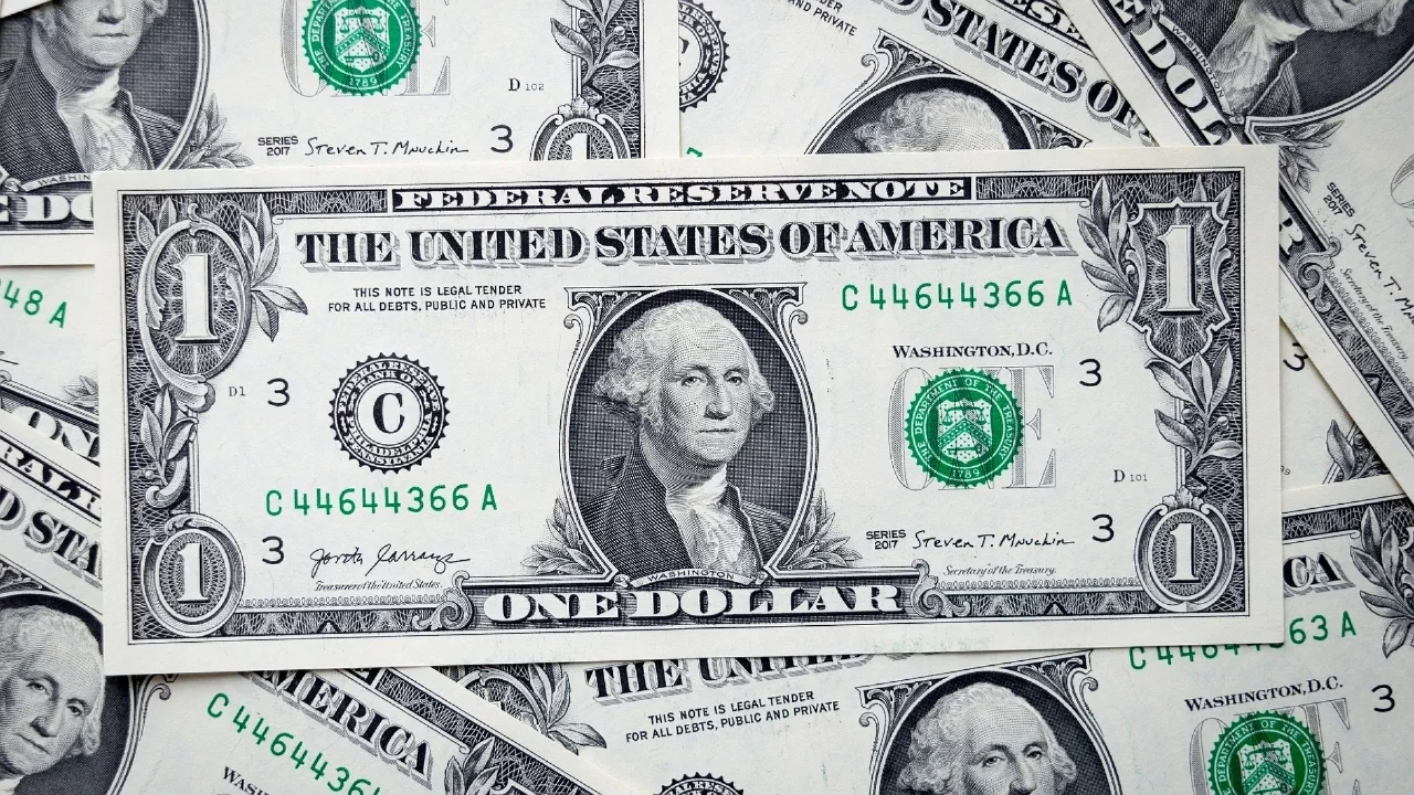 Dolar ve Euro Haftaya Yükselişle Başladı