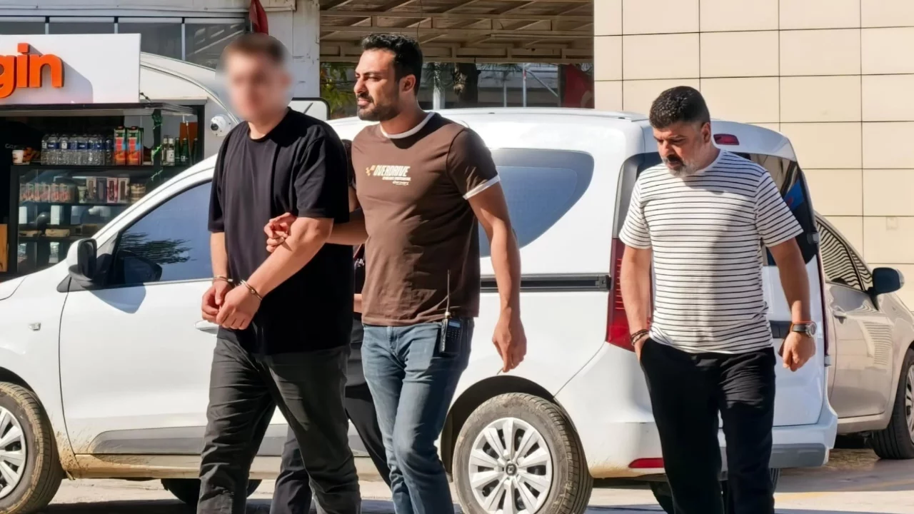 Bursa'da arkadaşını silahla tehdit edip 80 bin tl'lik borcunu zorla ödetti