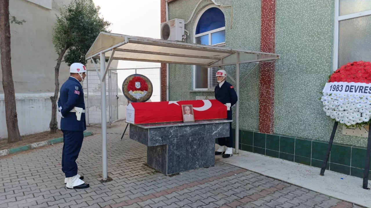 Bursa'da Emekli Binbaşı Özcan Yıldız Askeri Törenle Son Yolculuğuna Uğurlandı