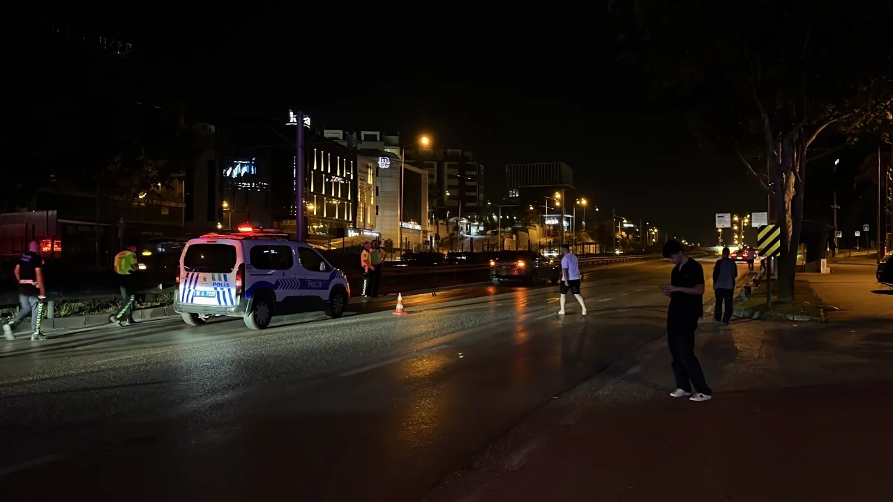 Bursa'da feci Kaza: Karşıya Geçen Yayaya Otomobil Çarptı