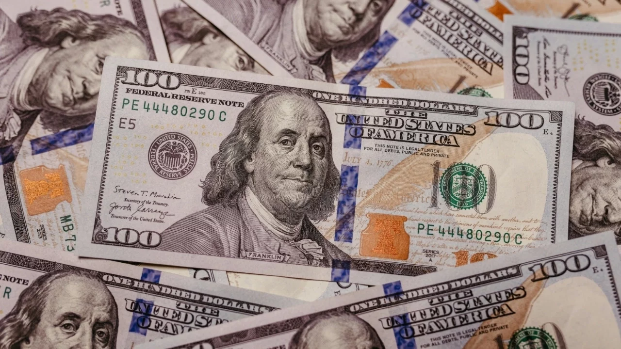 Dolar ve Euro Güne Yükselişle Başladı